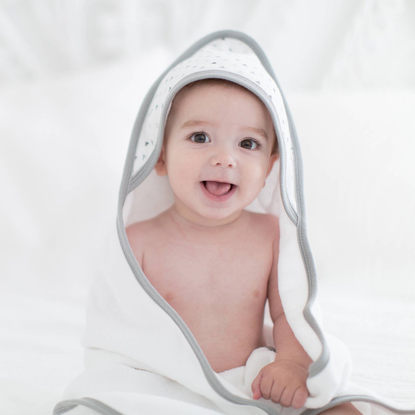 MUSLIN + TERRY HOODED TOWEL - GRAY