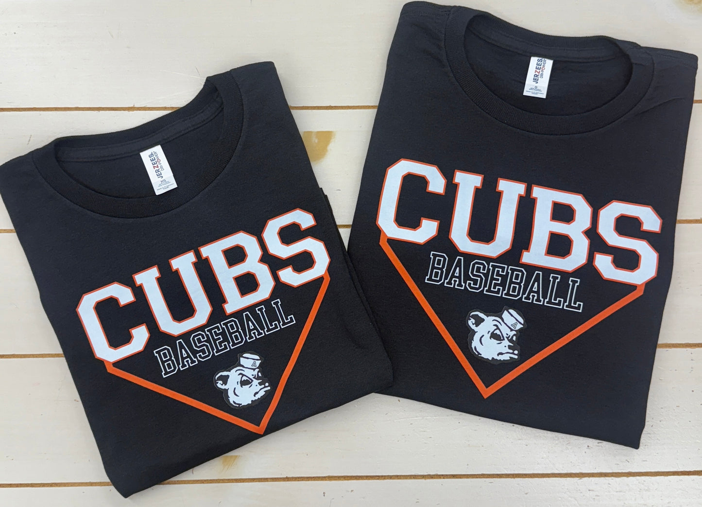 BLACK CUBS PLATE
