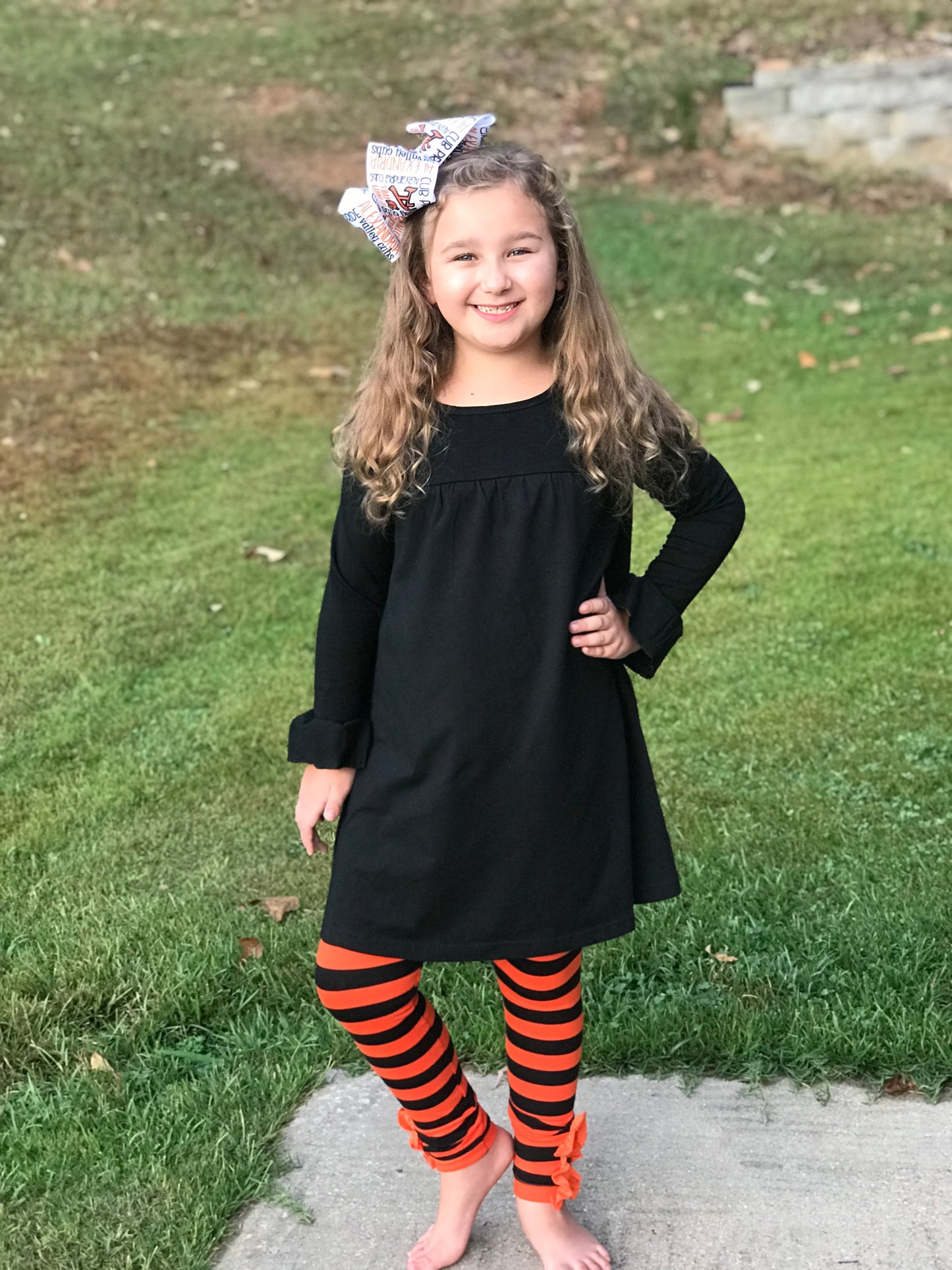 ORANGE/BLACK BUTTON RUFFLE LEGGING