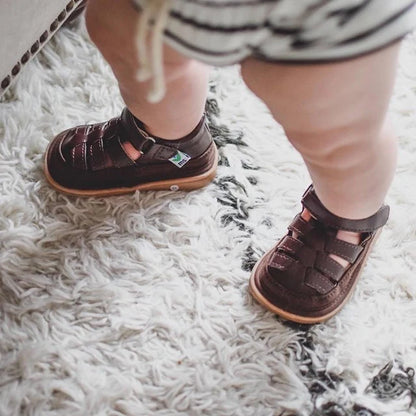 Fisher Sandal | Toddler Squeaky Shoe | Chocolate Brown