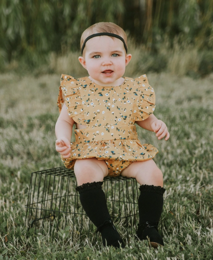 BLACK LACE TOP KNEE HIGH SOCKS