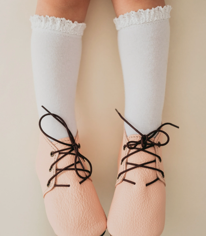 WHITE LACE TOP KNEE HIGH SOCKS